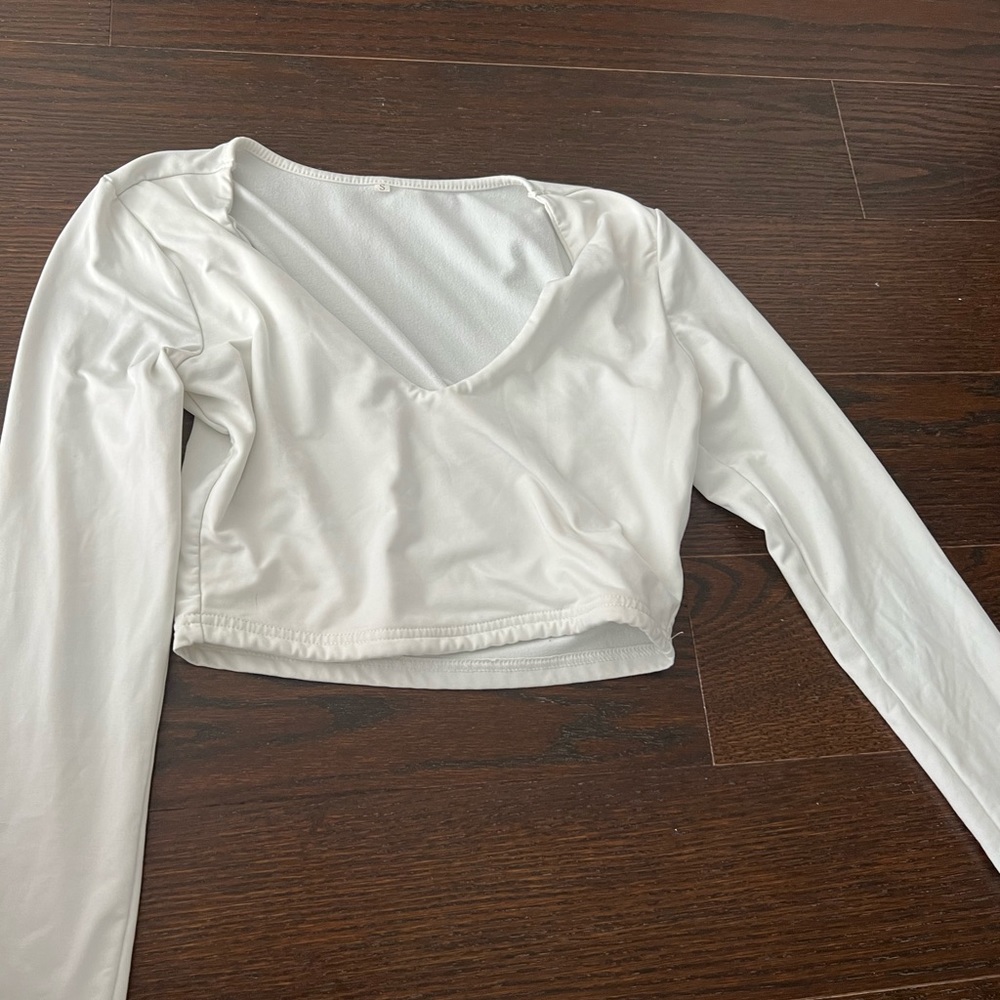 Amazon white long sleeve shirt <3